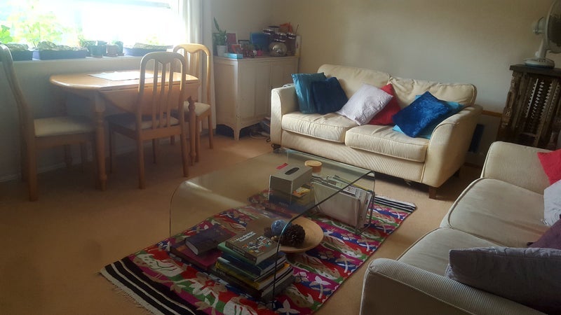 Flat Pickfords Gardens in Slough