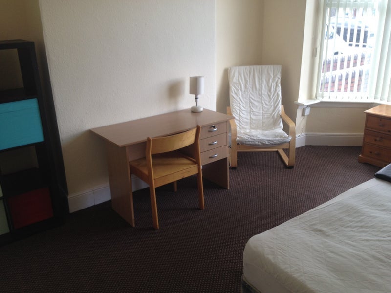 Room Aston Lane in Birmingham