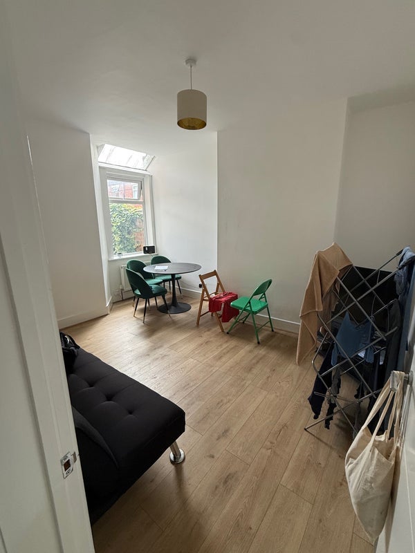 Room Cedric Street in Salford