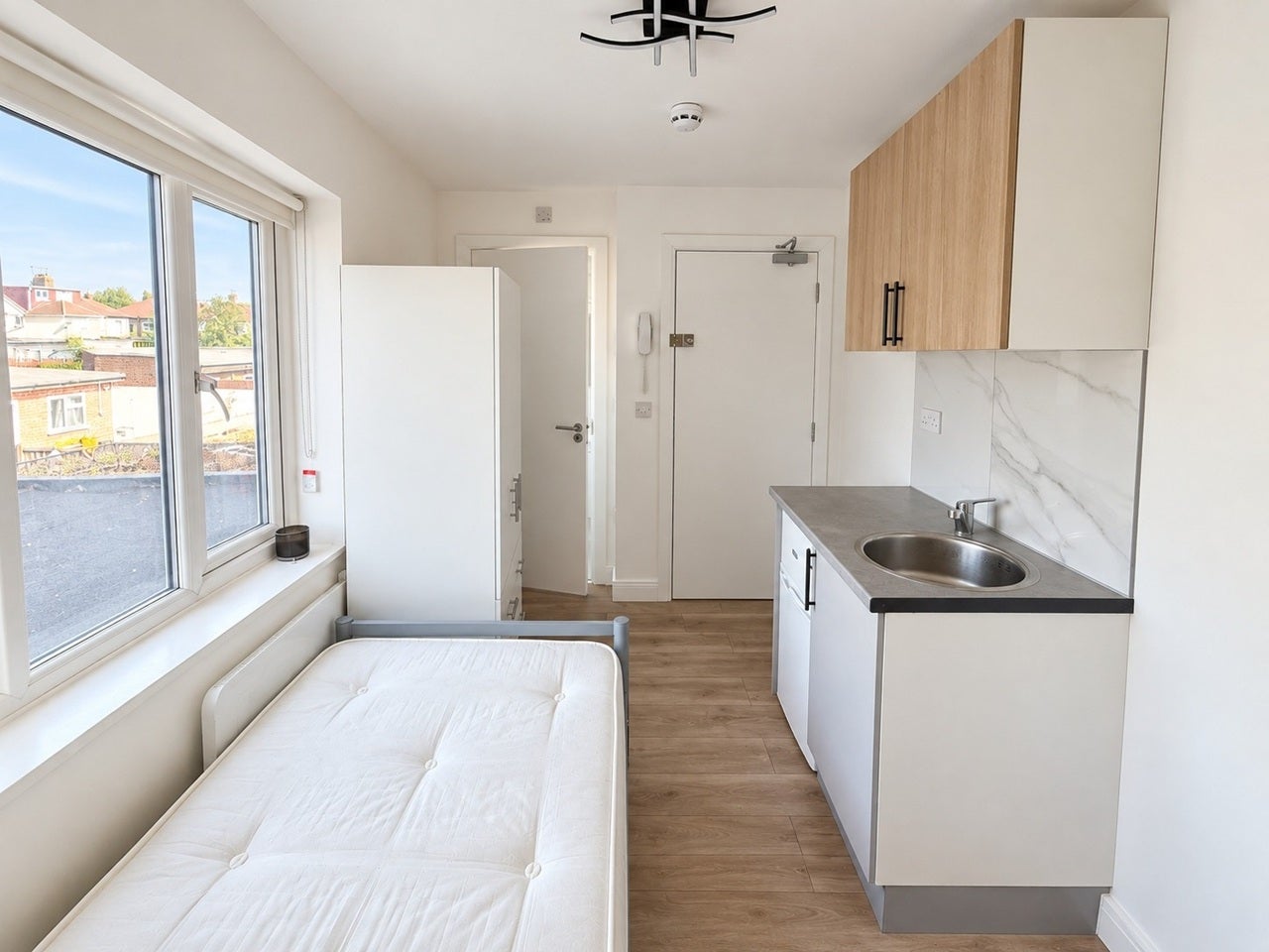 Flat Selan Gardens in Greater London