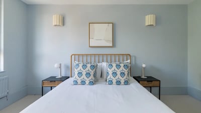 Flat Portobello Road in Greater London