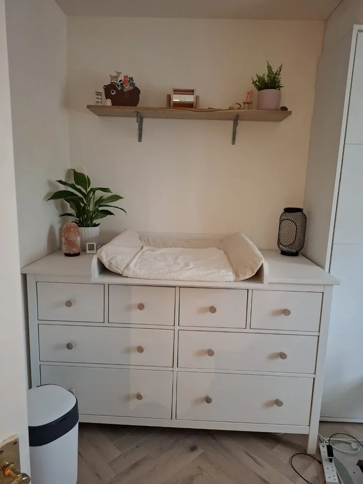 Flat Hyacinth Close in Greater London