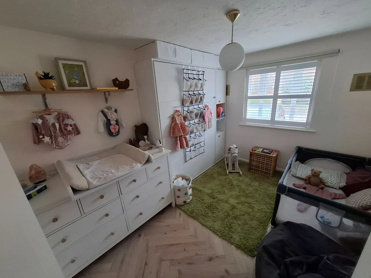 Flat Hyacinth Close in Greater London