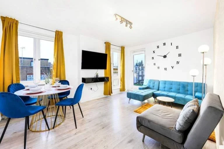 Flat Parnell Road in Greater London