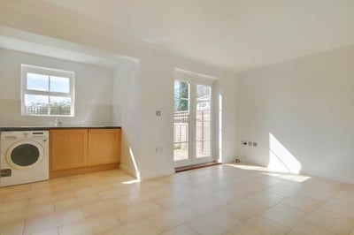 House Hadleigh Close in St Albans