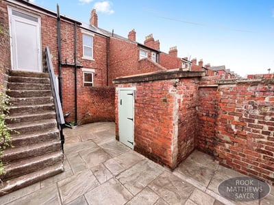 Flat Sandringham Road in Newcastle upon Tyne