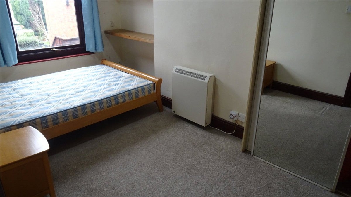Flat Middleborough Road in Coventry