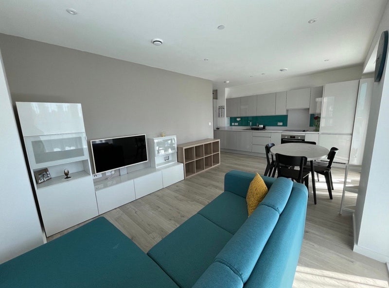 Room Heartwell Avenue in Greater London