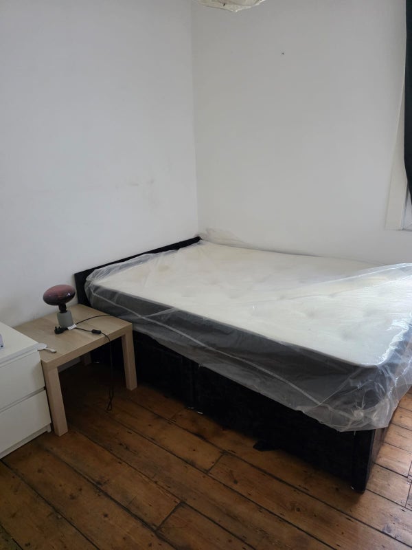 Room Mina Road in Bristol