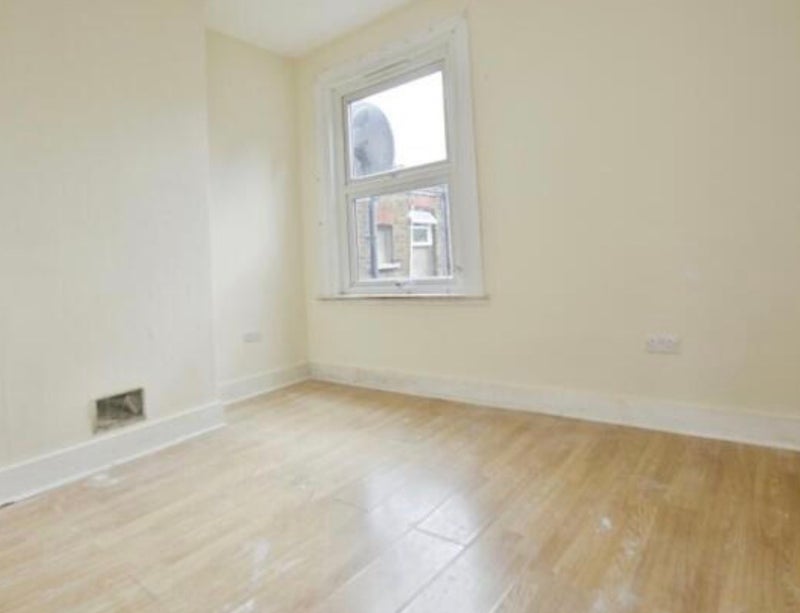 Room Mina Road in Bristol