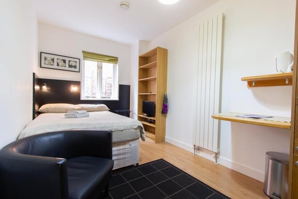 Flat Finchley Road in Greater London