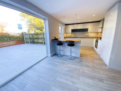 House Kings Hill Avenue in Tonbridge and Malling