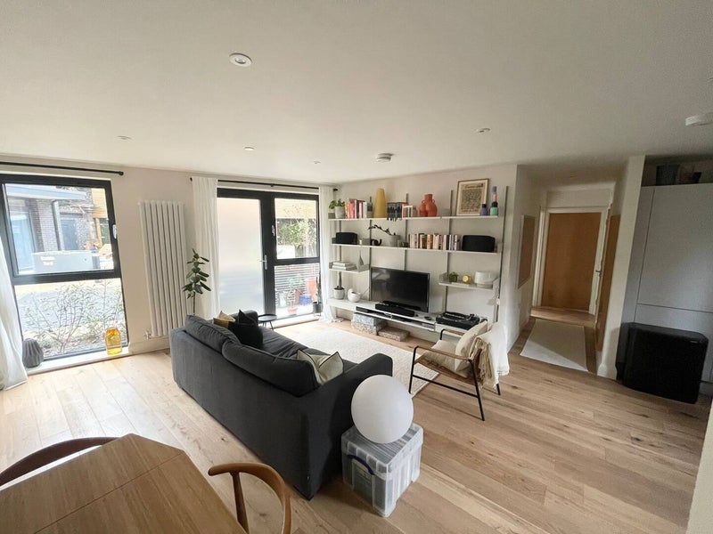 Flat Maya Close in Greater London