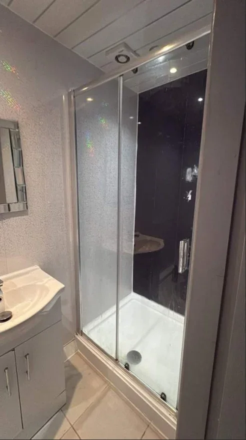 Room Greenshaw in Brentwood