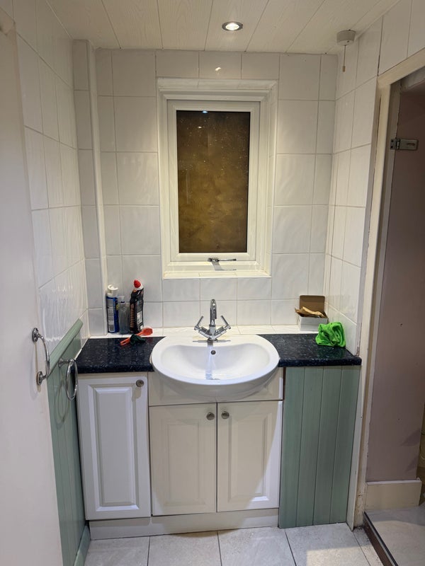 Room Wickham Road in Greater London