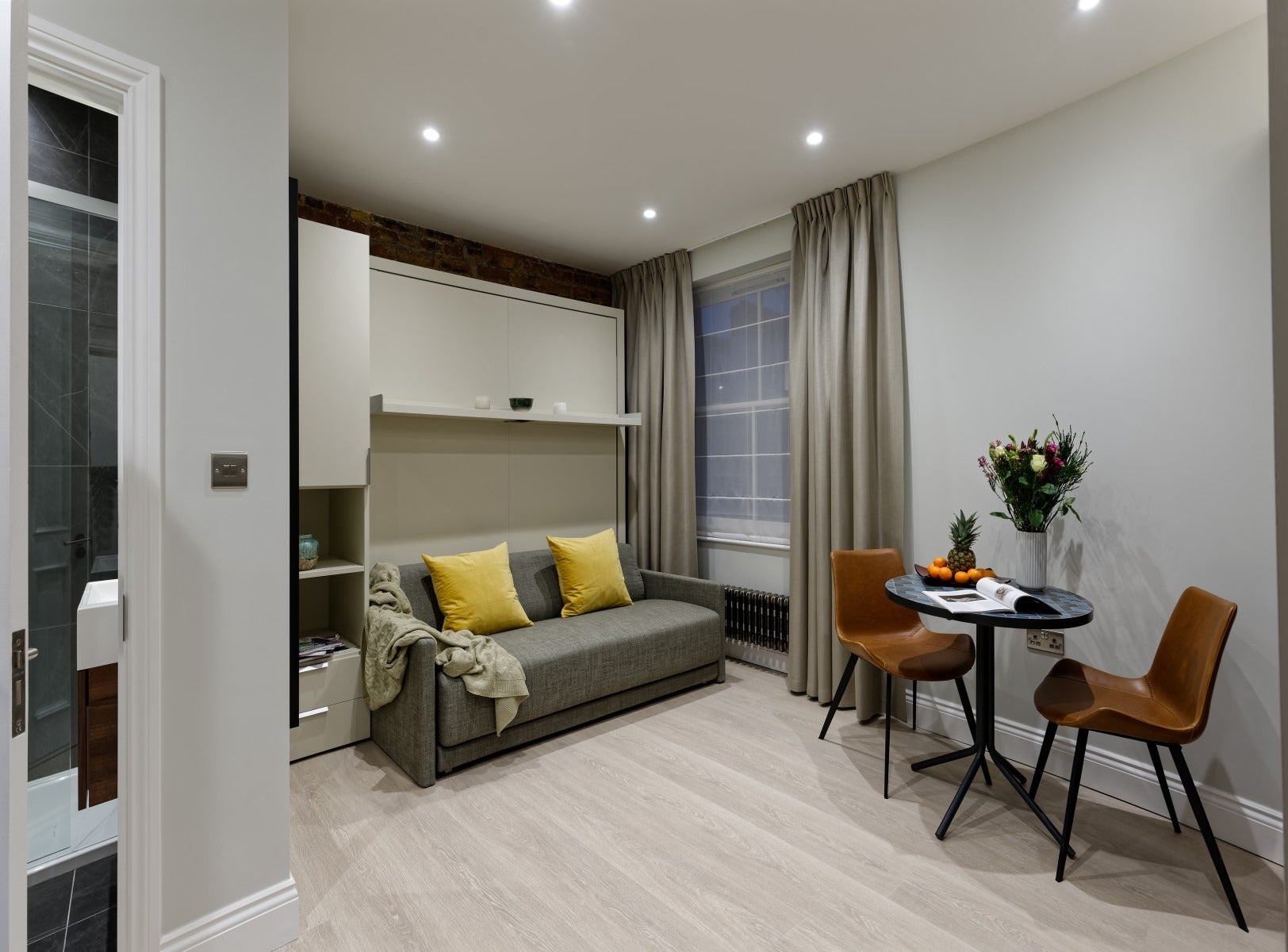 Flat Emperor's Gate in Greater London