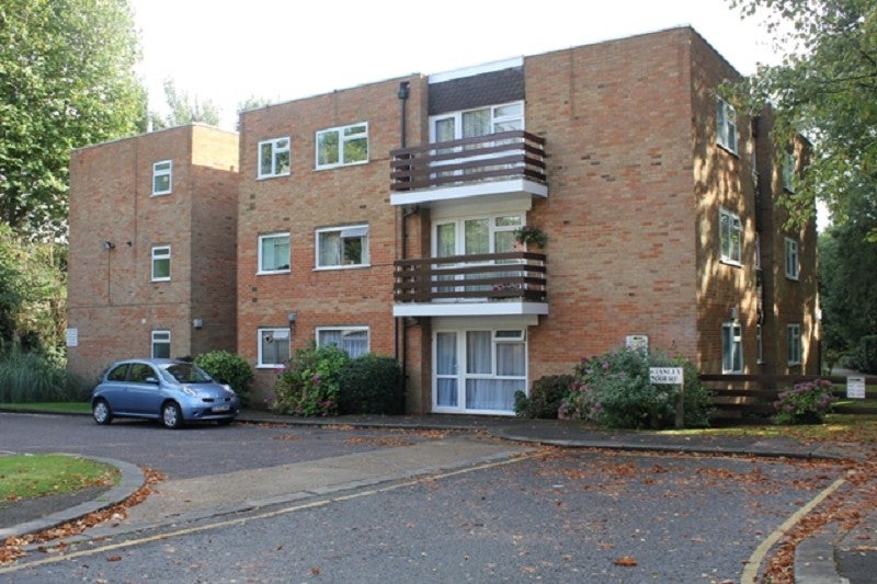 Flat September Way in Greater London
