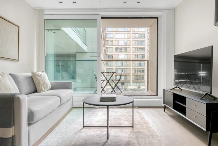 Flat Radnor Terrace in Greater London