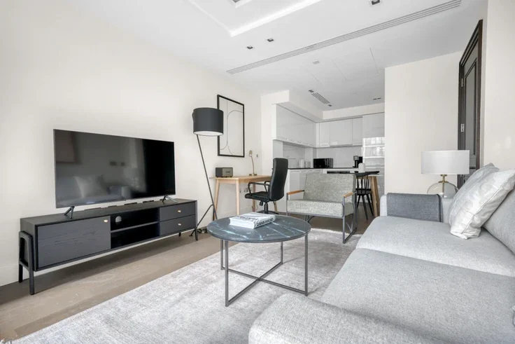 Flat Radnor Terrace in Greater London