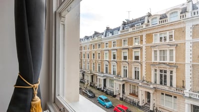 Flat Drayton Gardens in Greater London