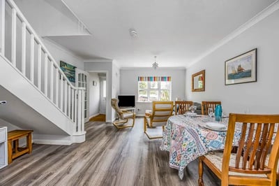 House Cunliffe Close in Chichester