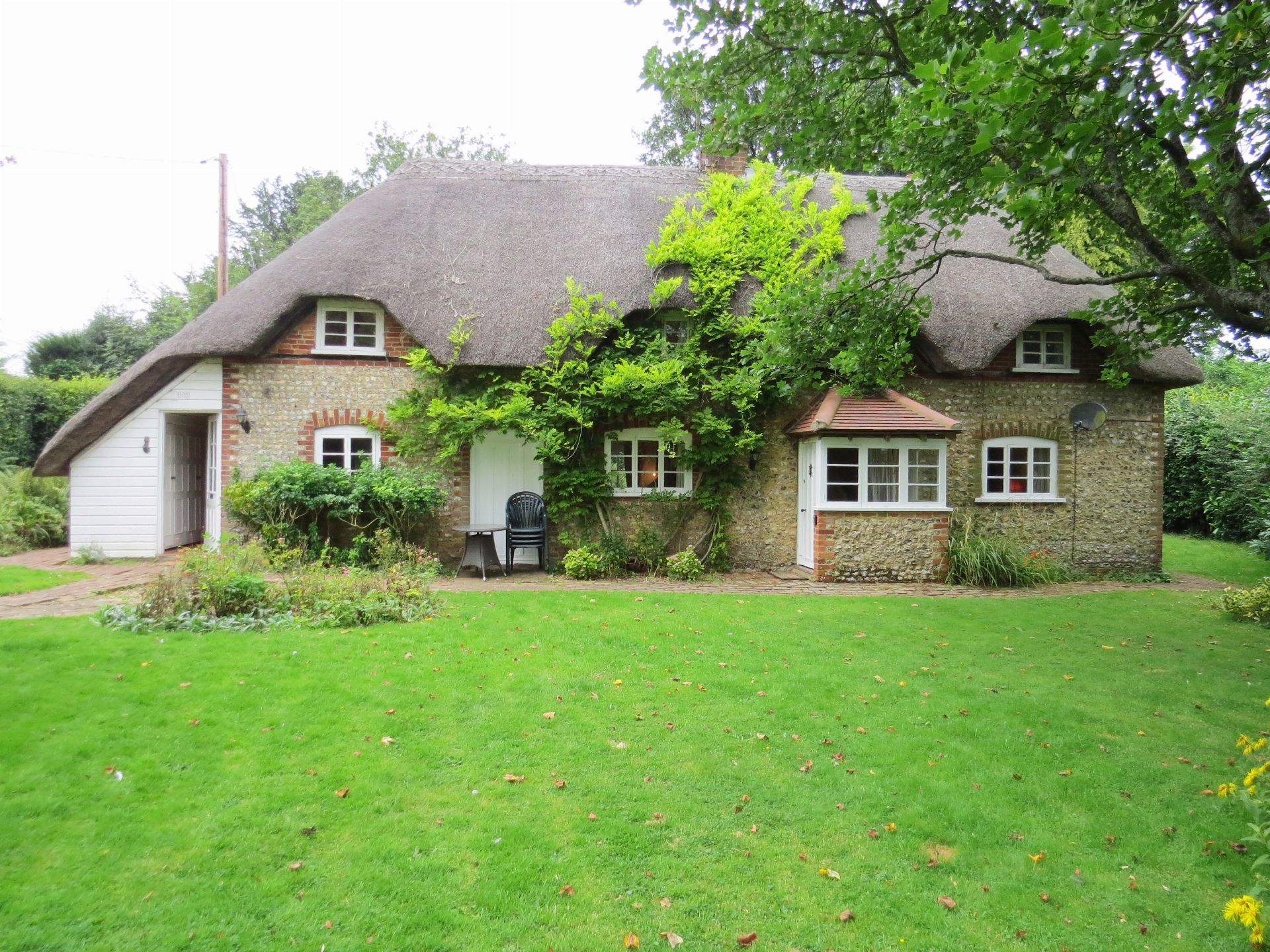 House High Cross Lane in East Hampshire