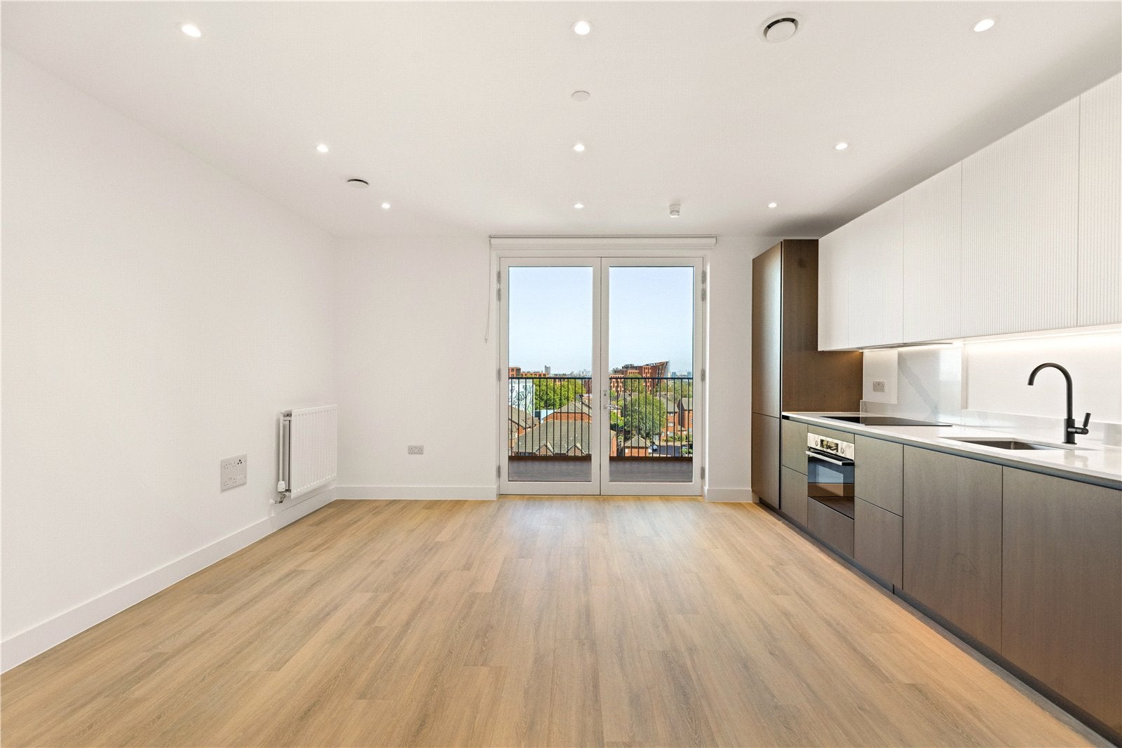 Flat Addison Road in London