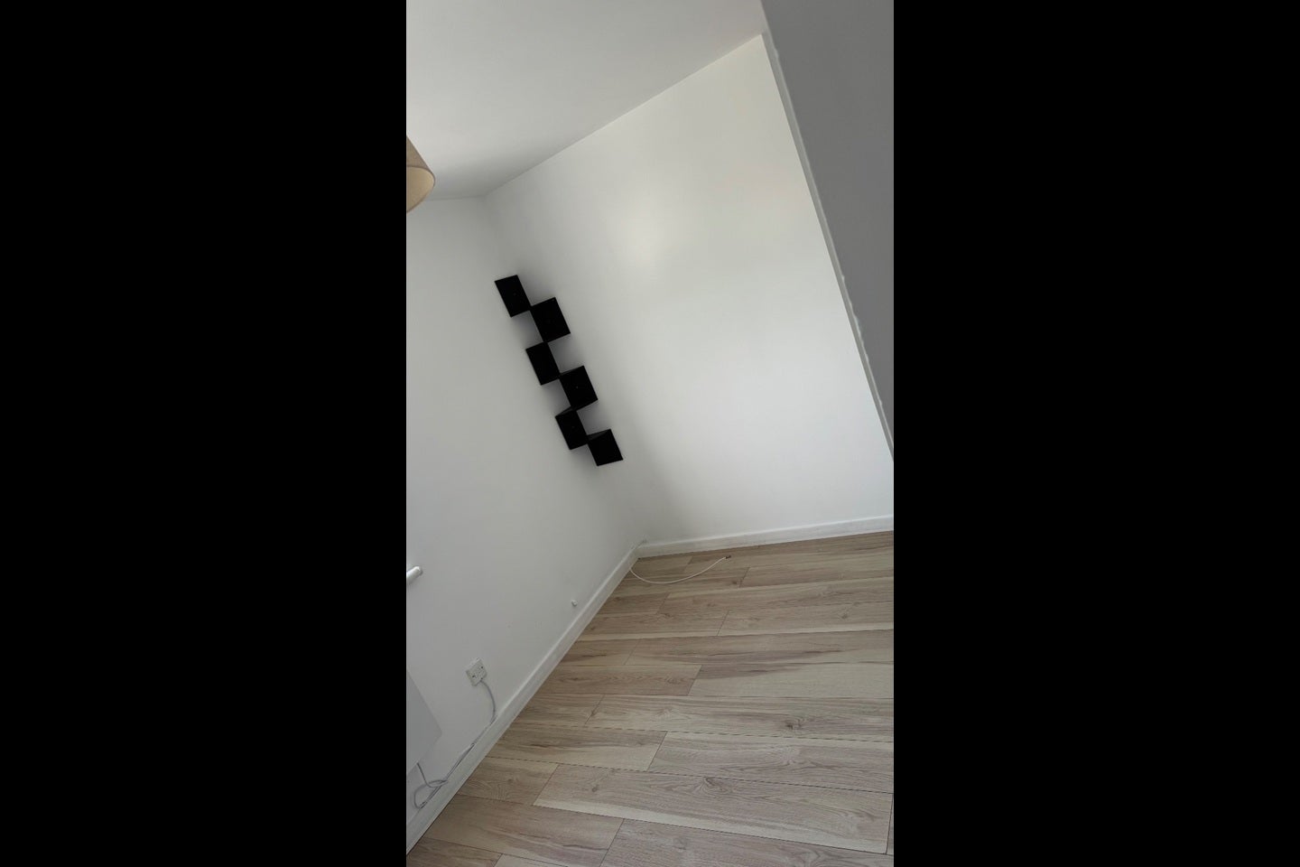 Flat St James Road in Greater London