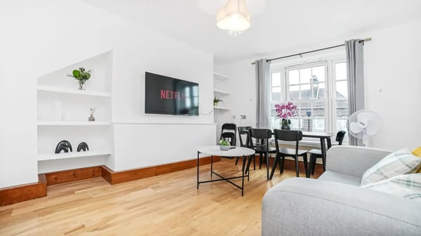 Flat Addison Avenue in Greater London