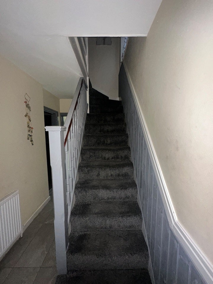 Flat Byward Avenue in Greater London