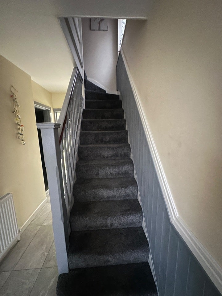 Flat Byward Avenue in Greater London