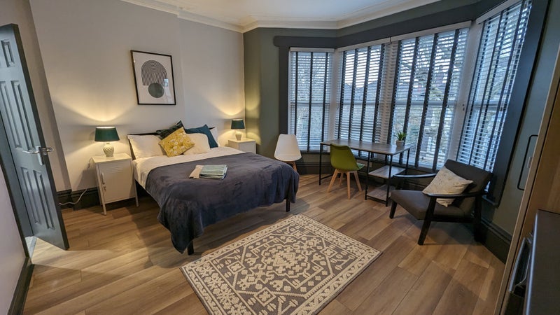 Room Cranbrook Road in Bristol