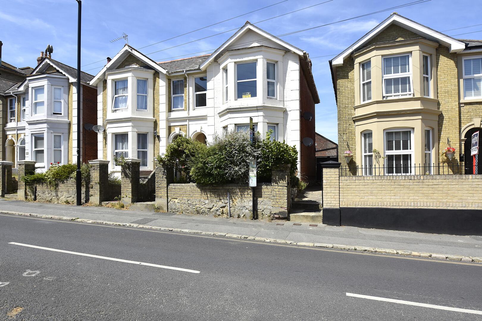 Flat Atherley Road in Shanklin
