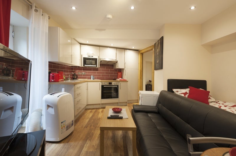Flat Malden Crescent in Greater London
