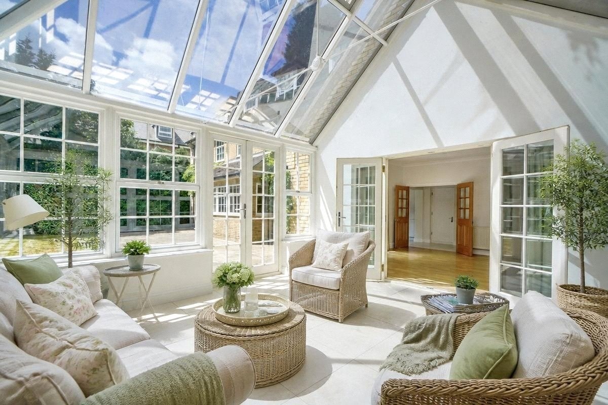 House Cavendish Road in Elmbridge