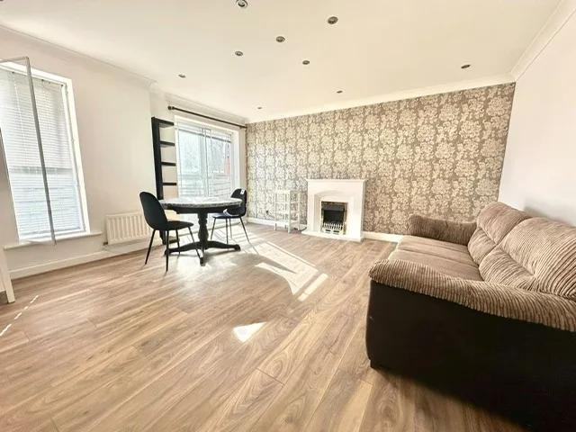 Flat Wesley Avenue in Greater London