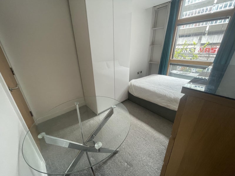 Room Roman Entry in Manchester