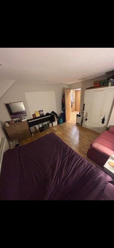 Room Wolftencroft Close in Greater London