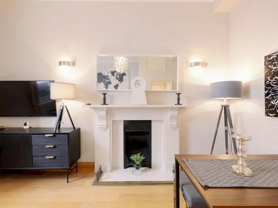 Flat Denbigh Street in City of Westminster