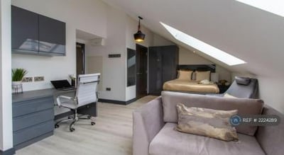 Flat St Columba's Close in Coventry