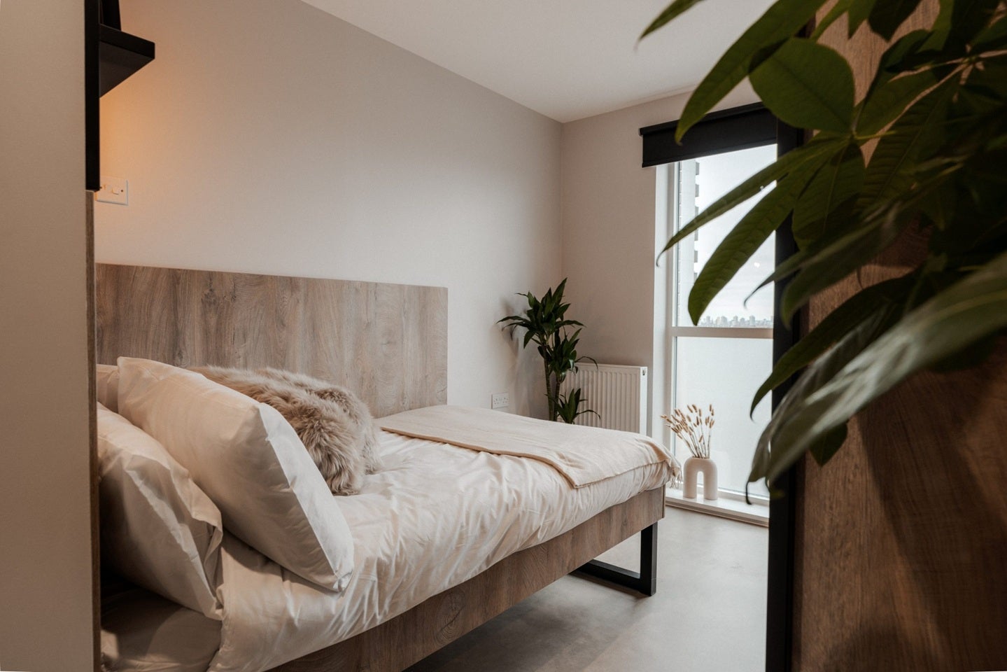 Room Ilderton Road in Greater London