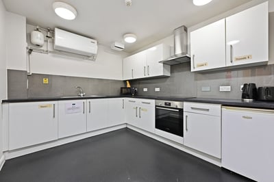 Room Westland Road in Watford