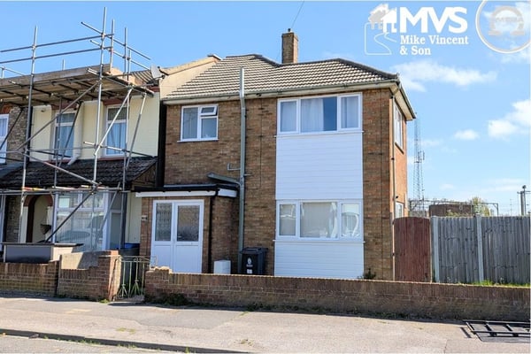 House Oxford Crescent in Clacton-on-Sea