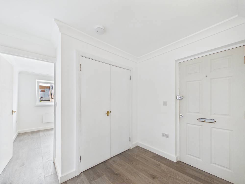 Flat Gladstone Court in Chelmsford