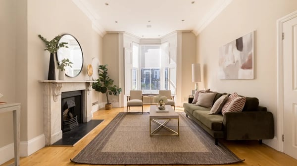 Flat Aintree Street in Greater London