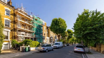 Flat Aintree Street in Greater London