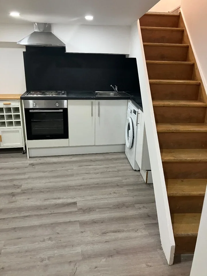 Flat Devonshire Road in Greater London