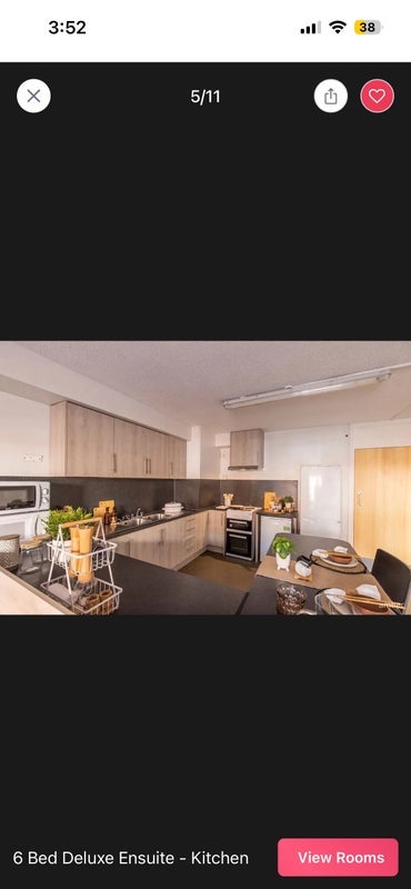 Room Charlotte Court in Sheffield