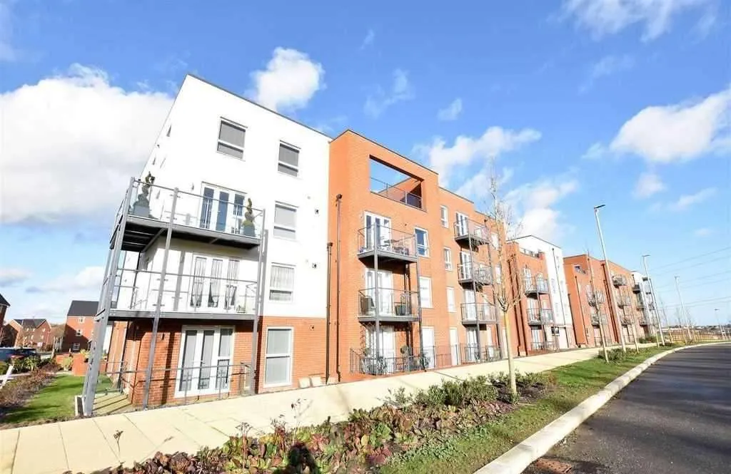 Flat Lett Lane in Ebbsfleet Garden City