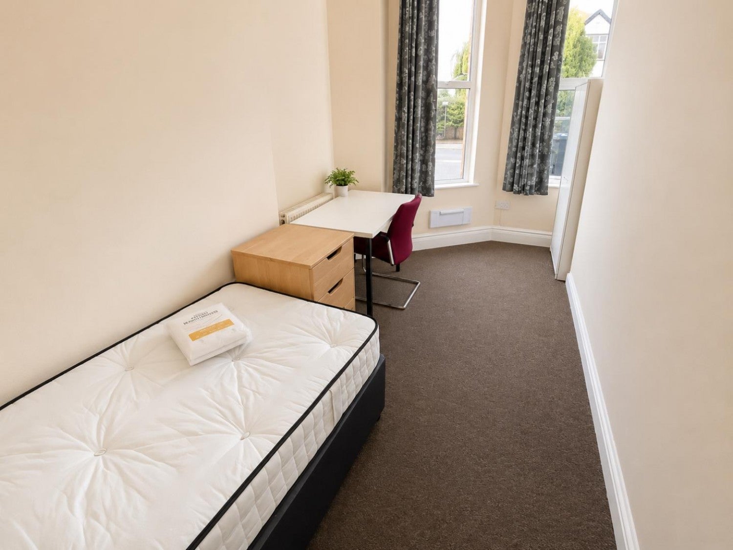 Room Gloucester Road North in Bristol